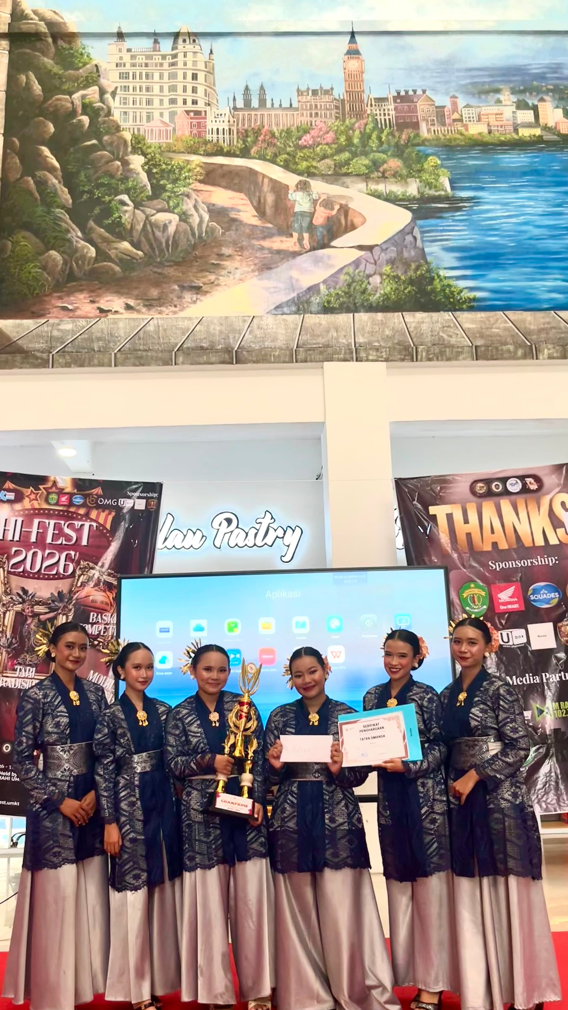 Juara 1 Lomba Tari Tradisional Hifest UMKT