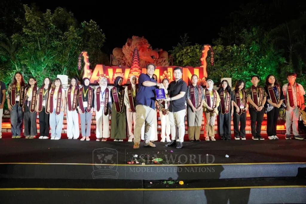Siswa SMAN 1 Samarinda Ikuti AWMUN XII di Bali sebagai Delegasi Portugal — foto 2