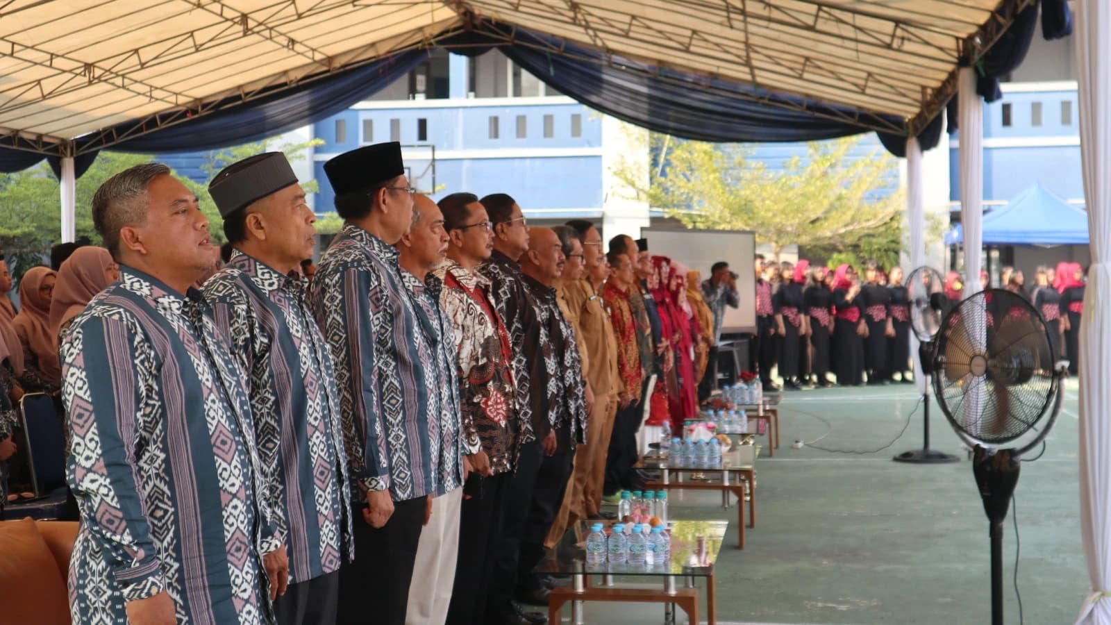 HUT SMA Negeri 1 Samarinda ke-73 dan Penyerahan Cinderamata