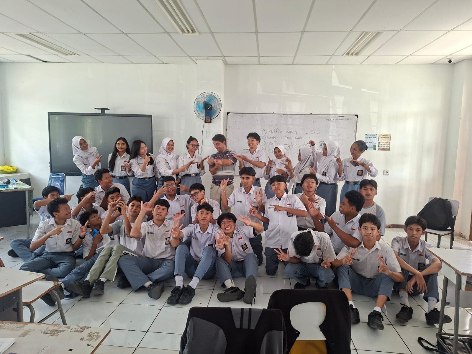 SMA Negeri 1 Samarinda Hadirkan Guest Teacher dari Belanda, Perluas Wawasan Global Murid — foto 4