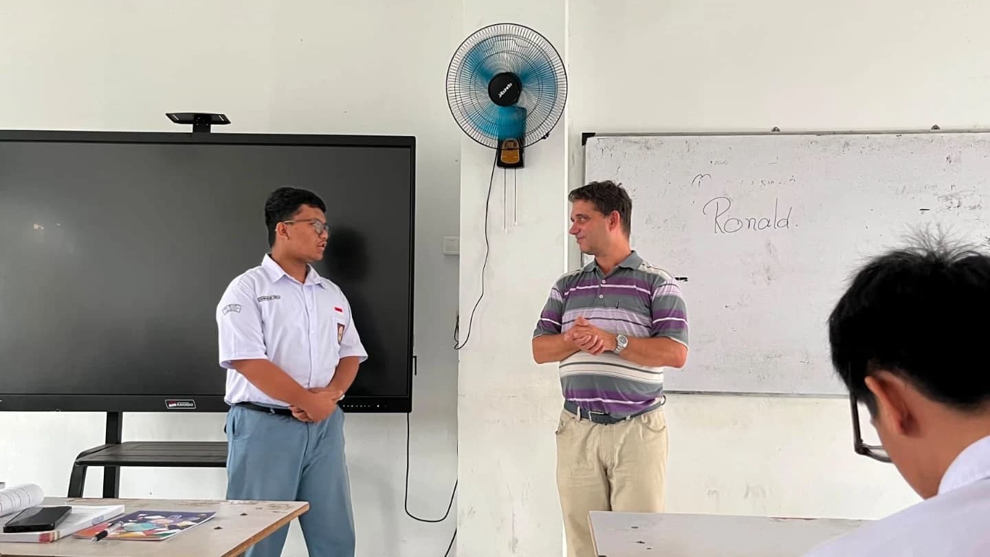 SMA Negeri 1 Samarinda Hadirkan Guest Teacher dari Belanda, Perluas Wawasan Global Murid