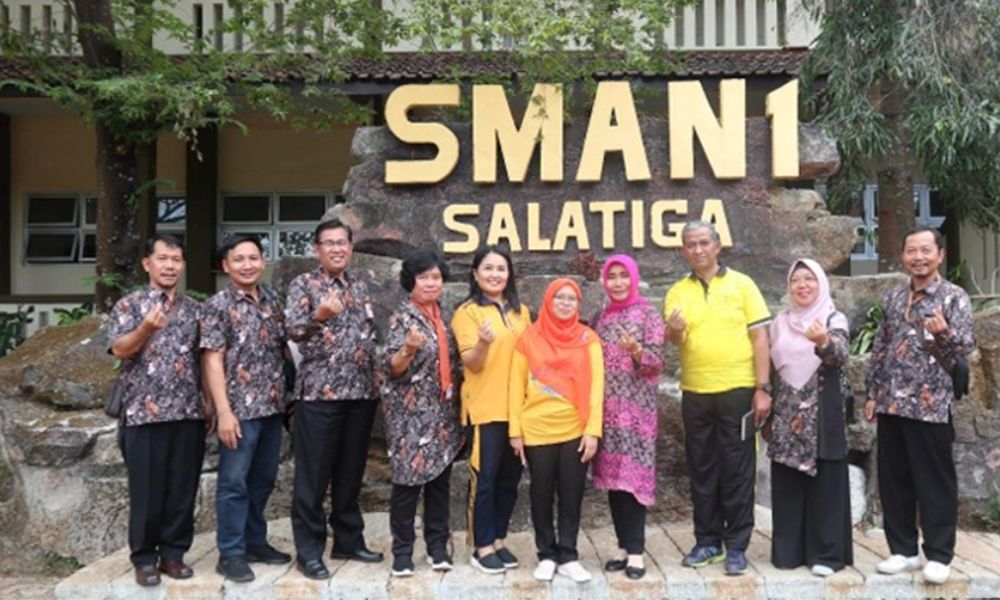 Pertemuan dengan Kepala Sekolah